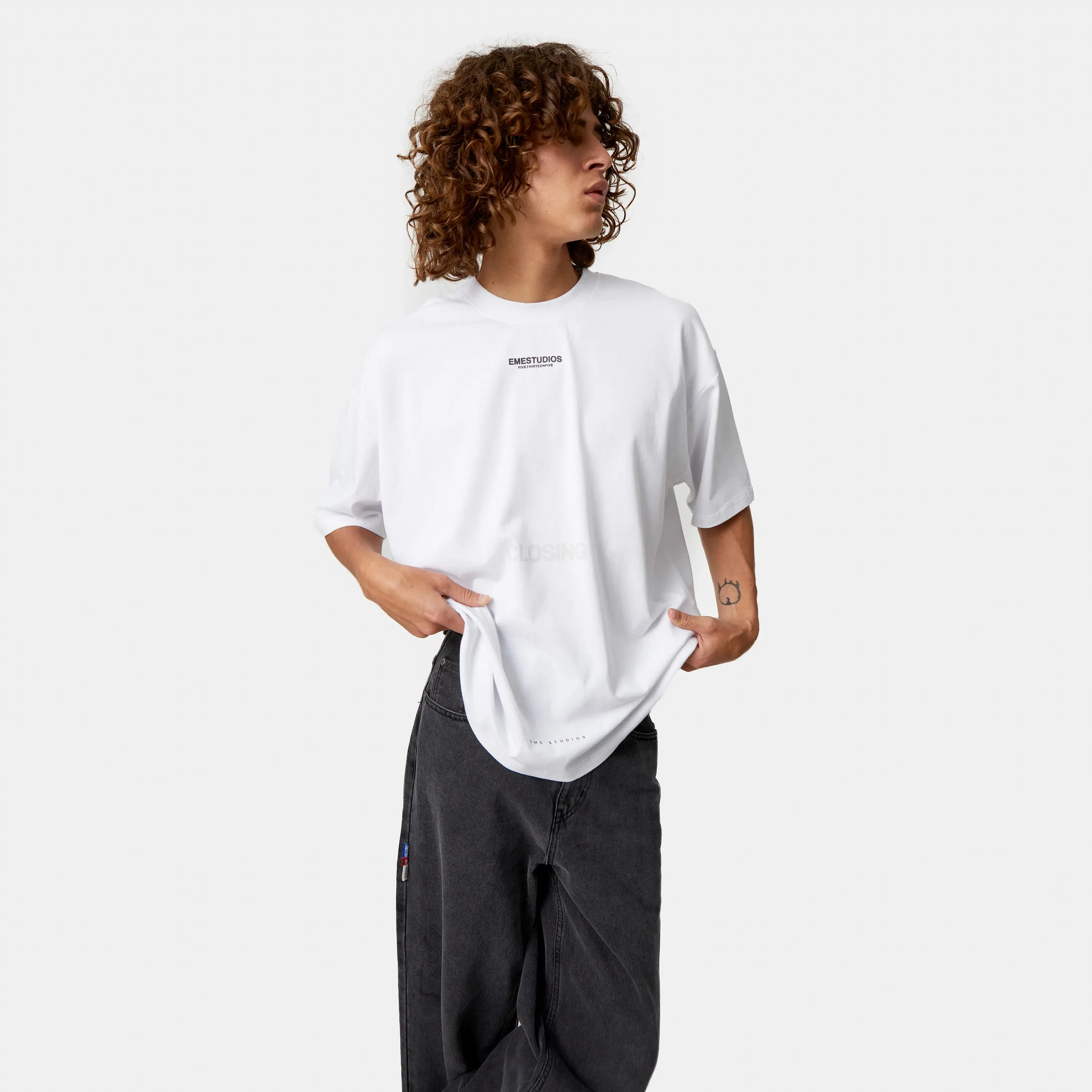 Closing Pearl Oversized Tee