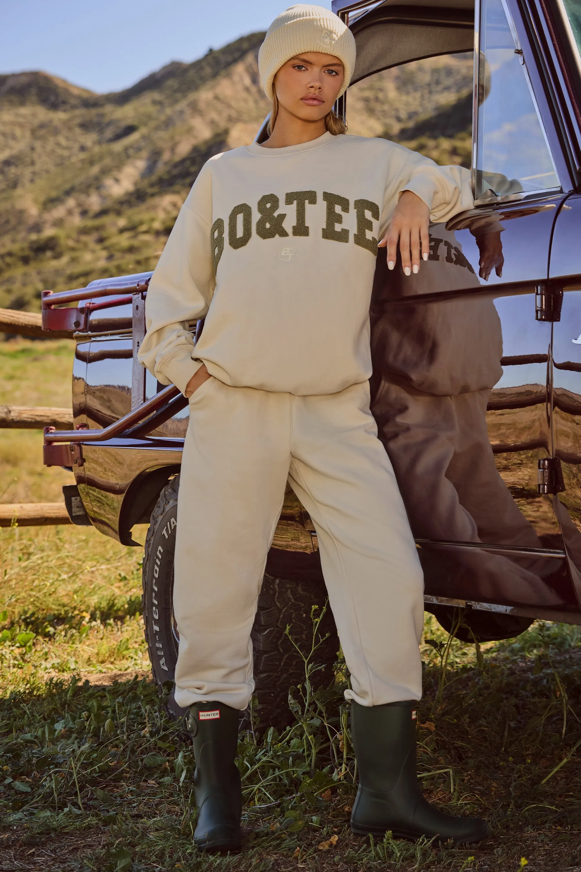 Petite Mid-Rise Joggers in Bone