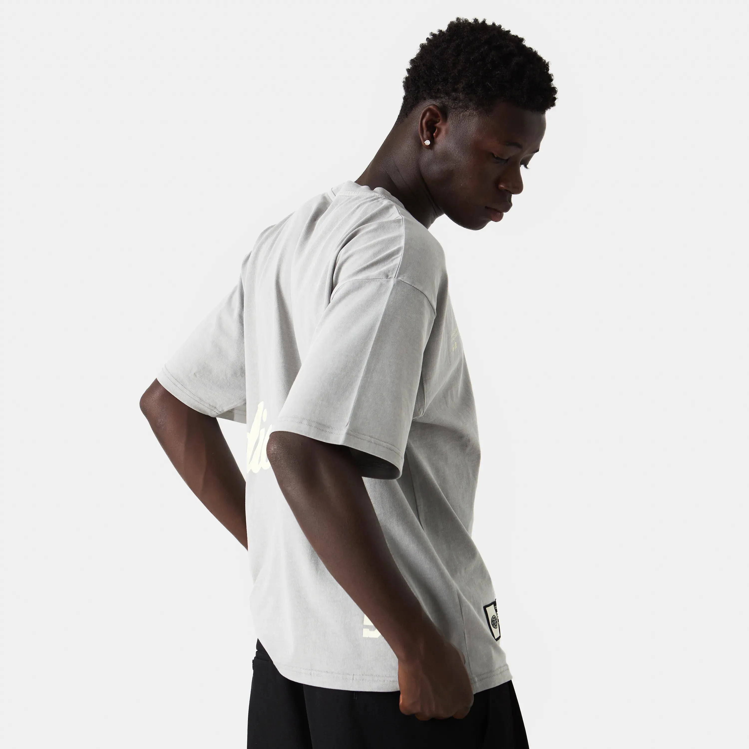 Side Hug Pebble Oversized Tee