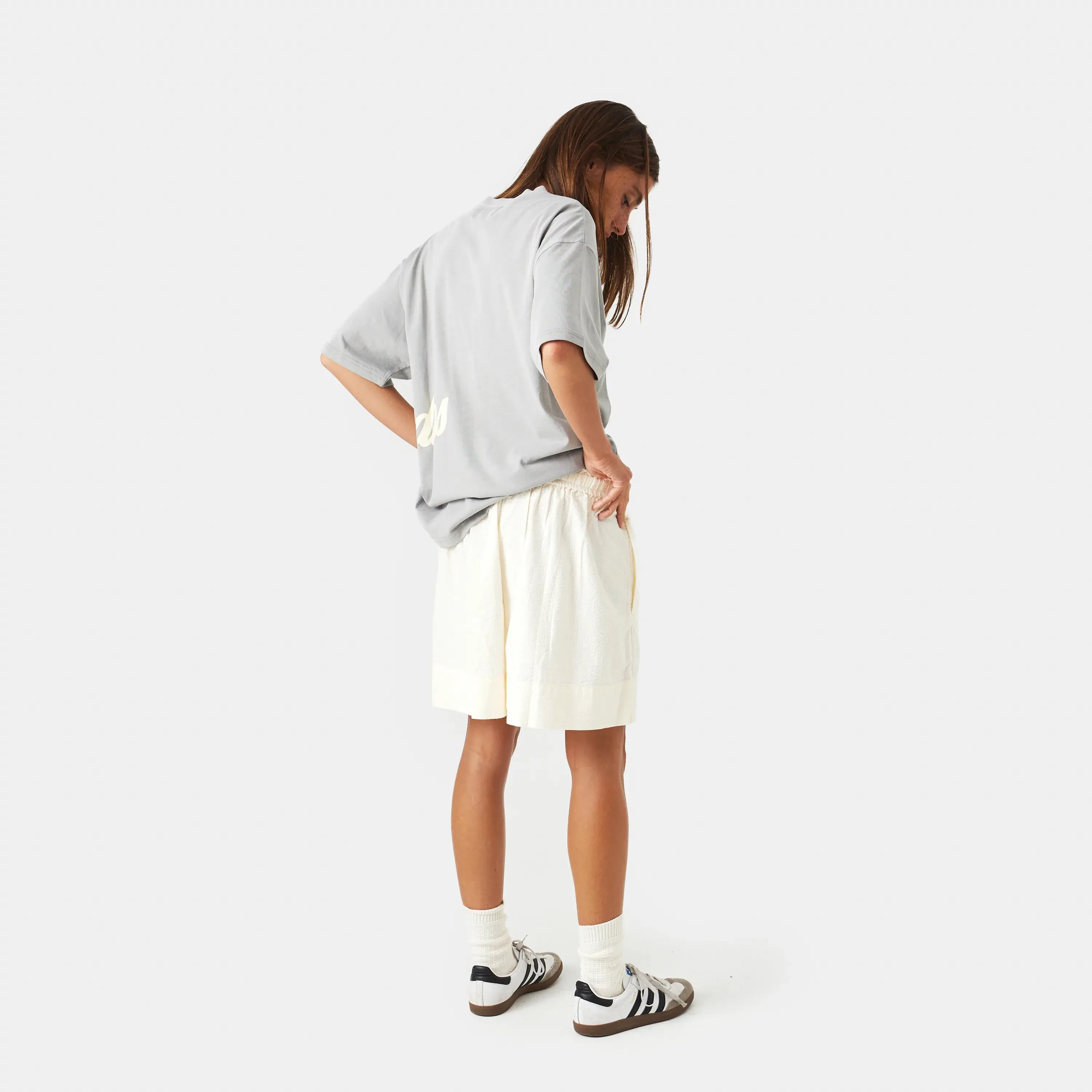 Side Hug Pebble Oversized Tee