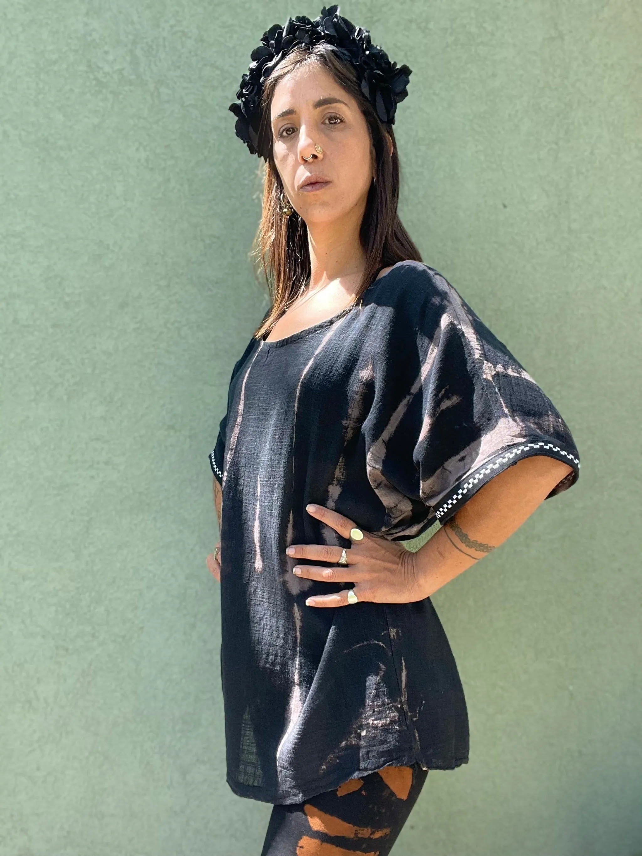 Yasmin Linen Shirt - white embroidery