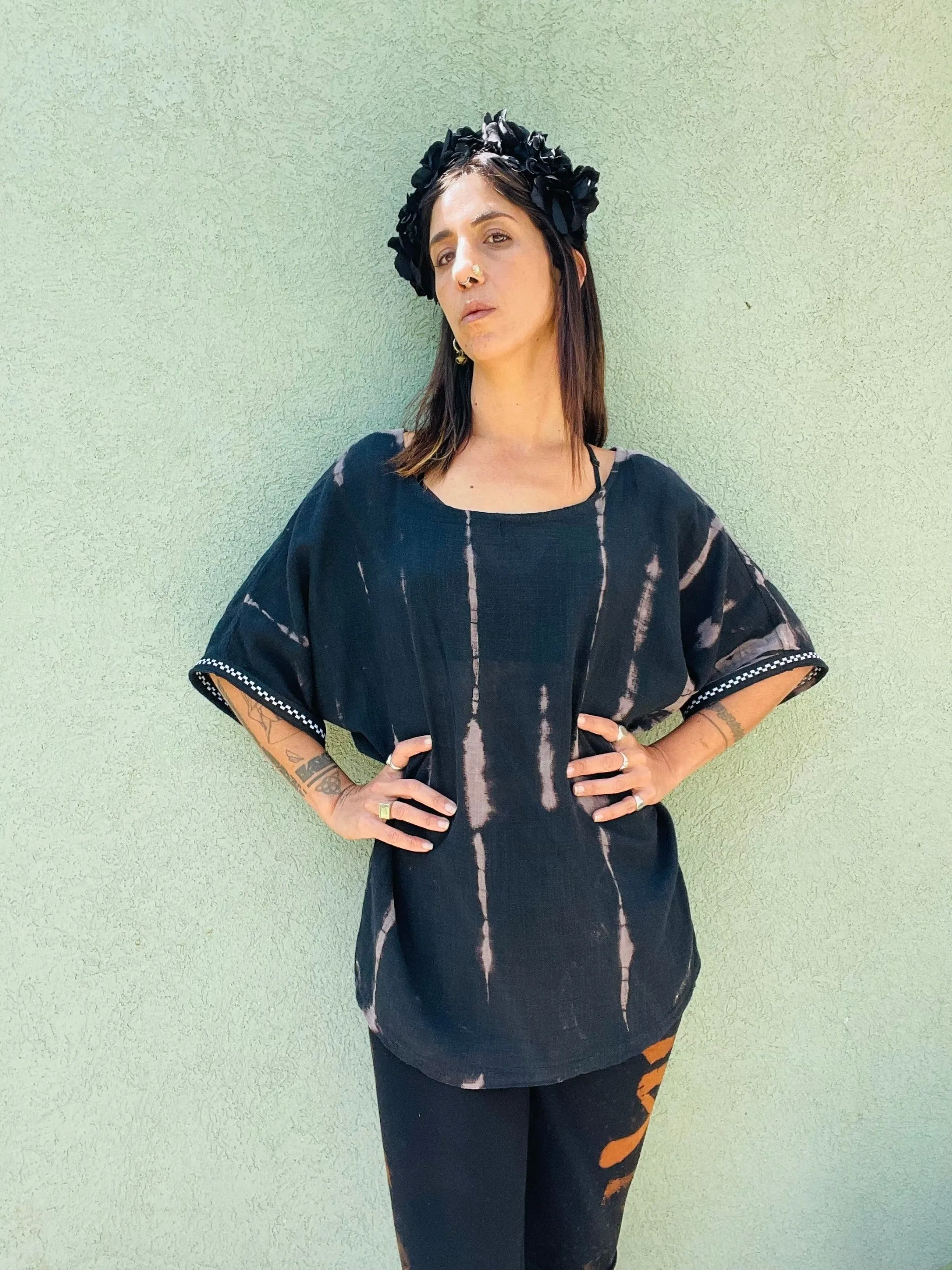 Yasmin Linen Shirt - white embroidery